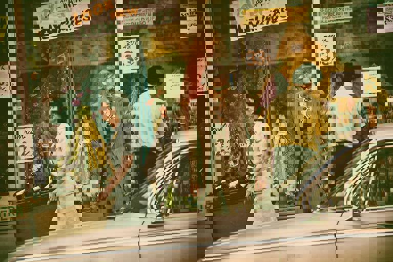 Pop-Up Vintage Market Revives Interest in Retro Fashion Scene